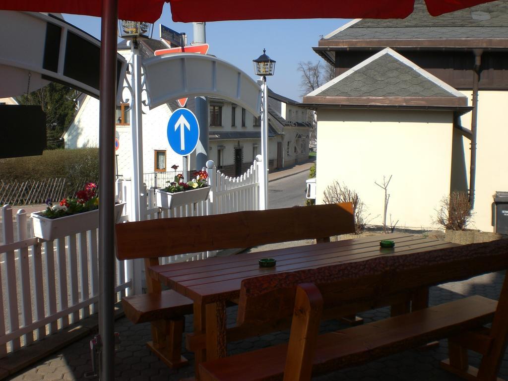 Pension Zur Wartburg Олбернау Екстериор снимка
